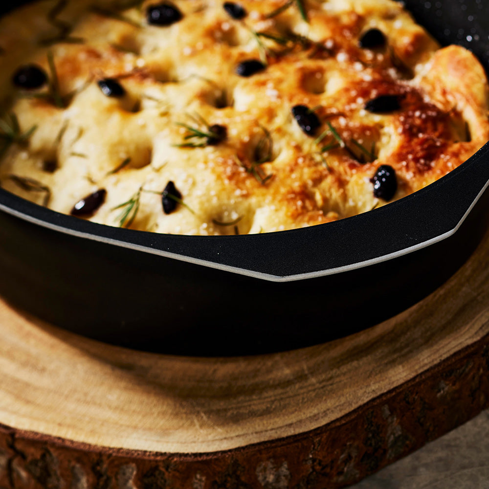 Bessemer Black Dutch Oven 32cm