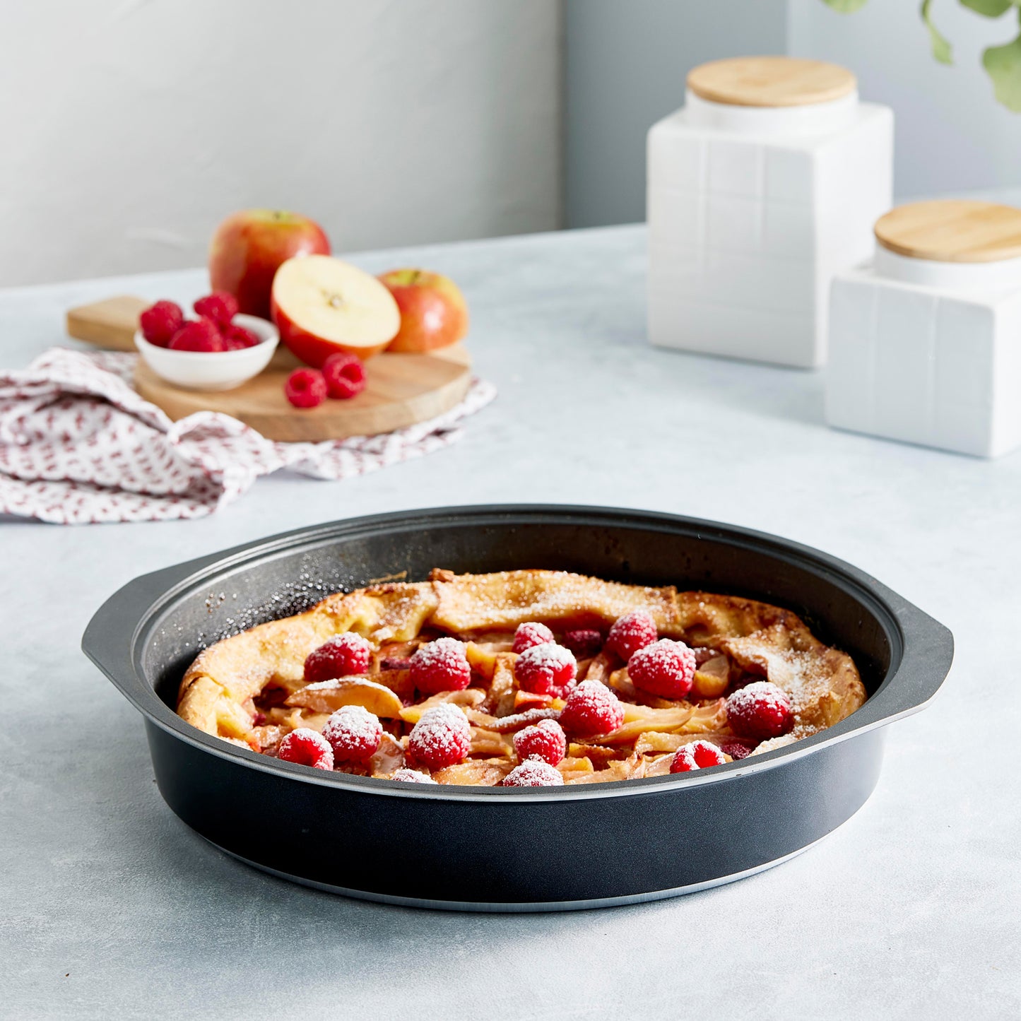 Bessemer Black Round Baking Dish 34cm