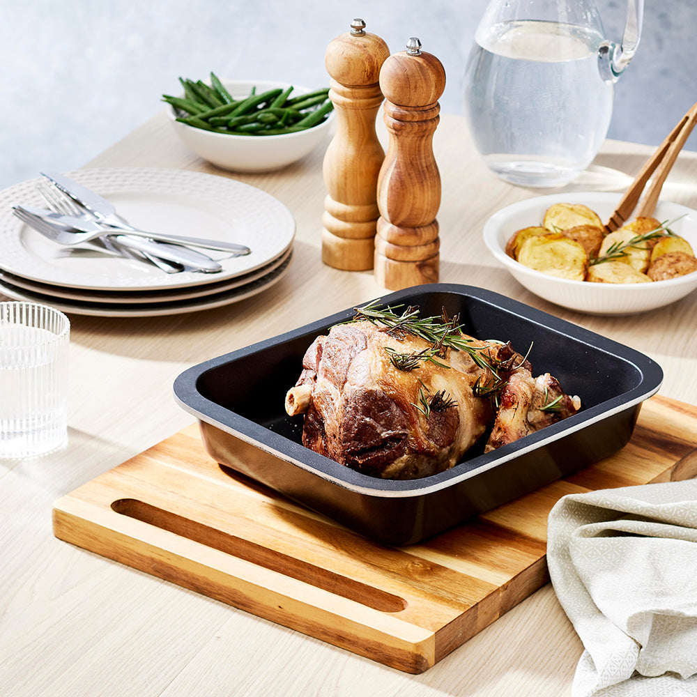 Bessemer Black Roaster 32cm