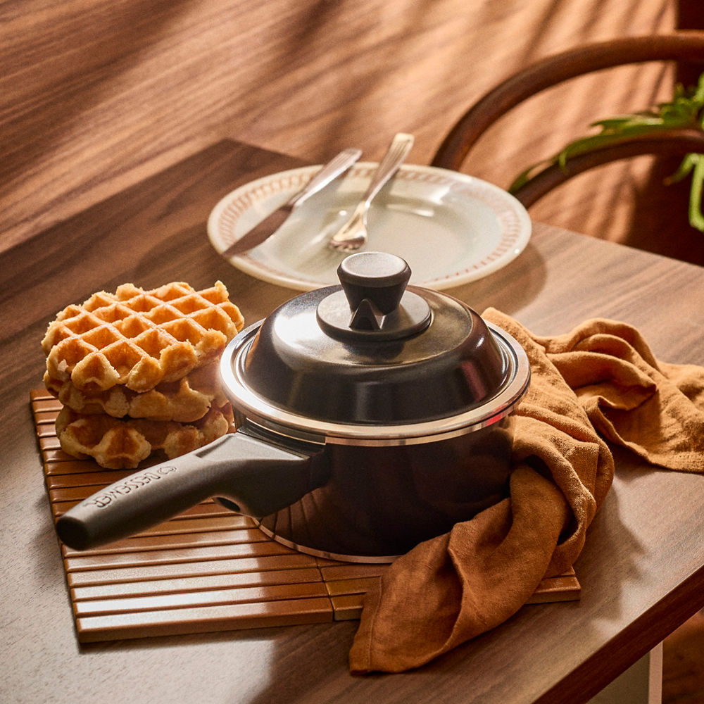 Bessemer Black Saucepan 18cm