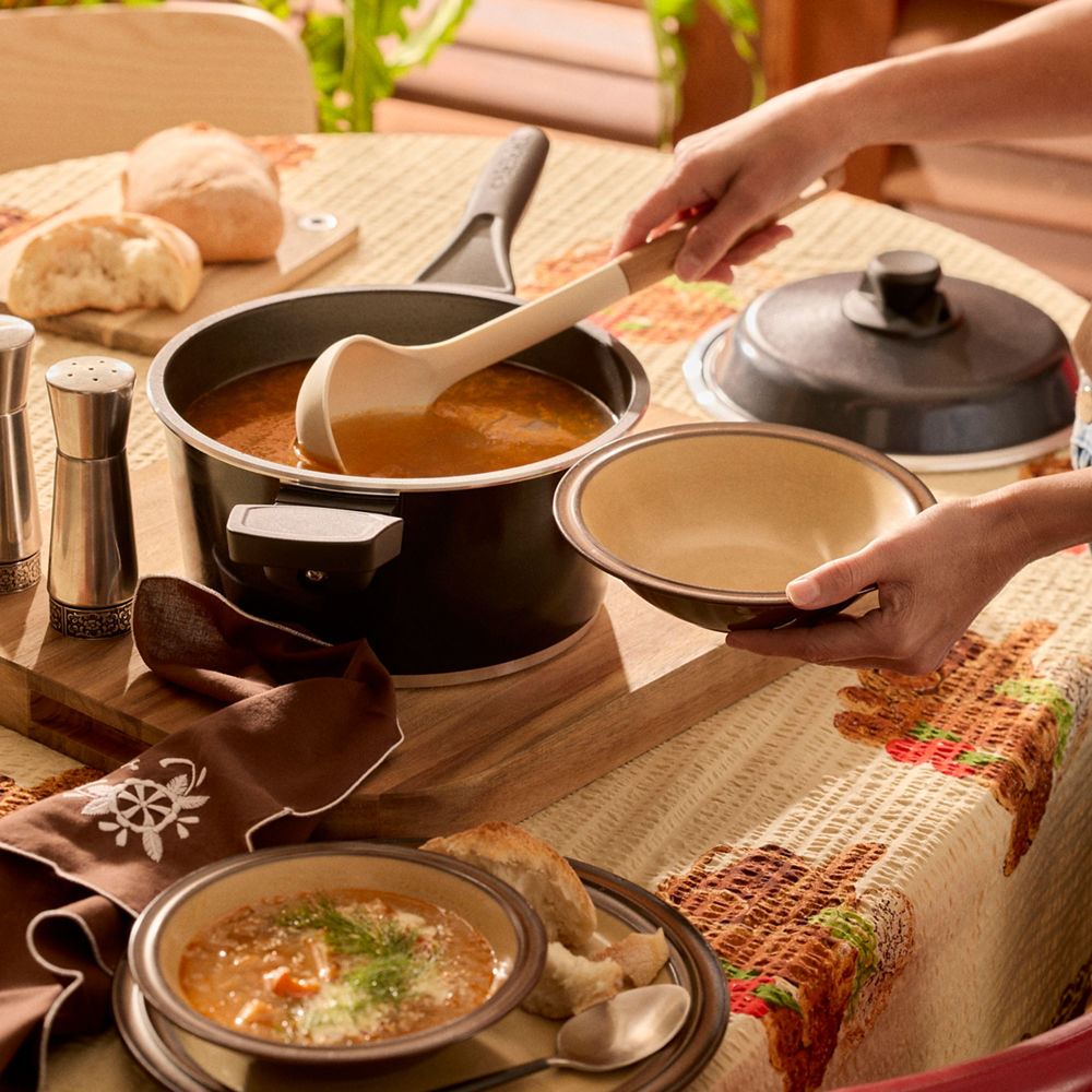 Bessemer Black Multi Saucepan 24cm