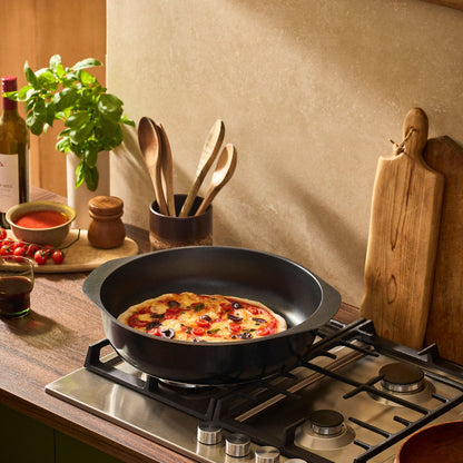 Bessemer Black Round Cook n Bake 37cm